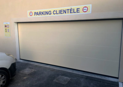 Porte sectionnelle parking